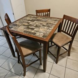 4 Chairs & Diner Table 