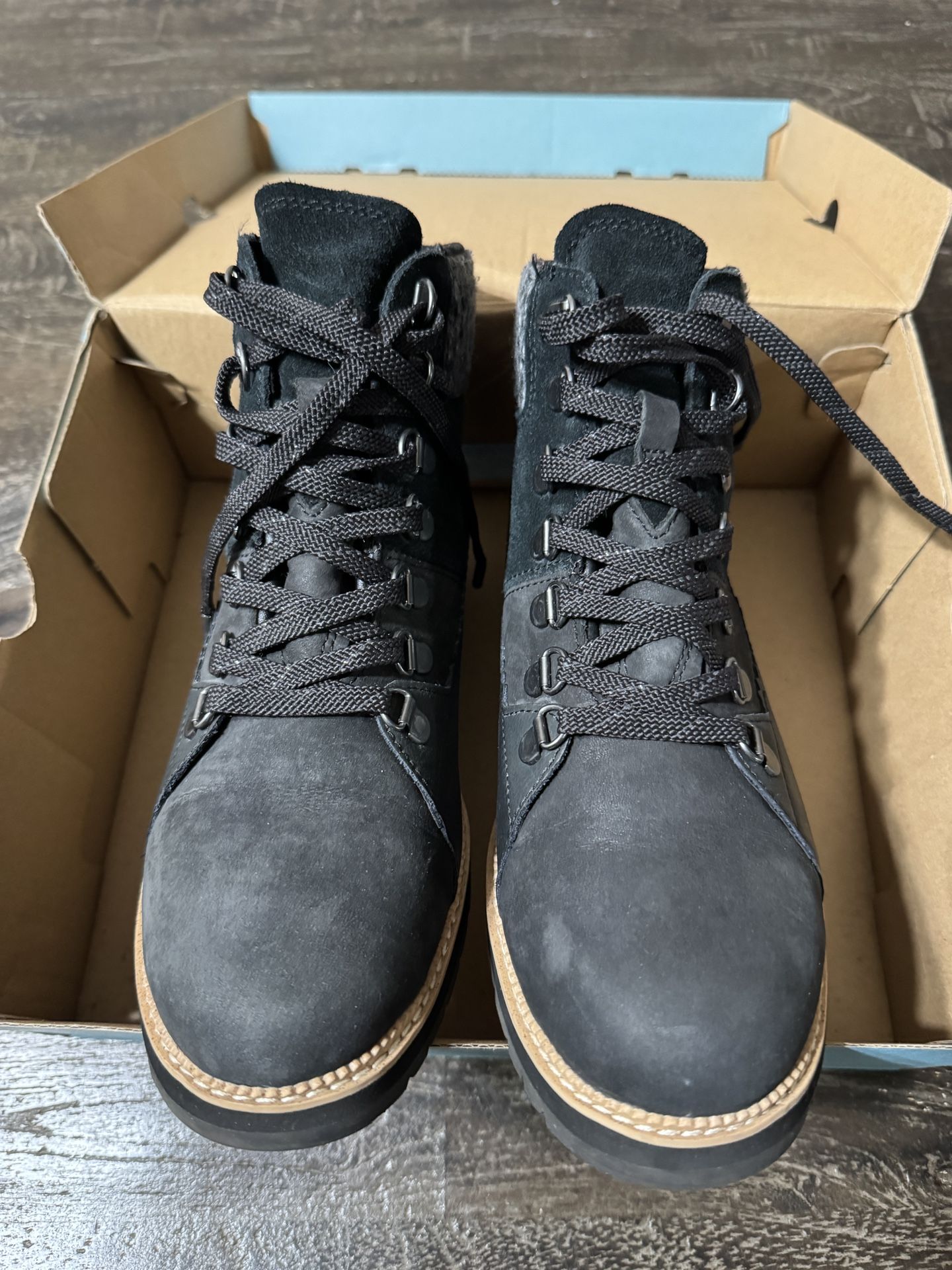 Tom’s Women’s Active Boot Size 7