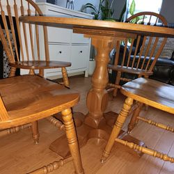 4 RICHARDSON BROTHERS CHAIRS, 1 TABLE 