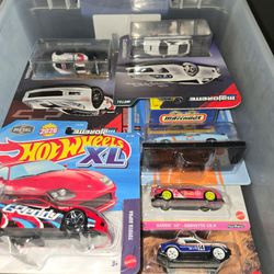 Die-Cast Car Lot – Hot Wheels, Matchbox, Majorette