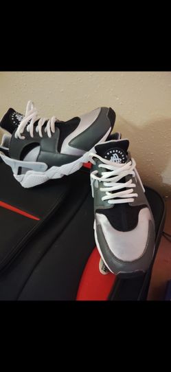 Nike Huaraches Black And White