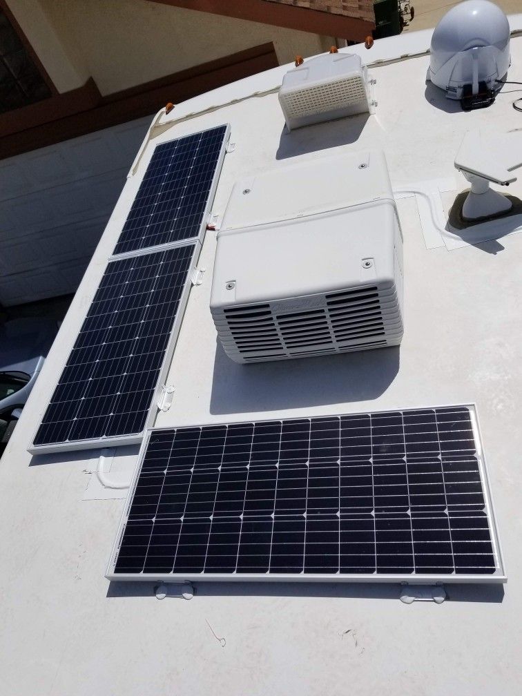 SOLAR PANEL RV MOTORHOME SYSTEM (INSTALLED)