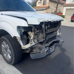 Affordable auto body specialist, painting