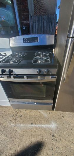GE Stainless Steel Gas Range Stove