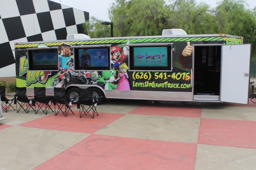 Game Truck Party Mobile Mini Golf Party