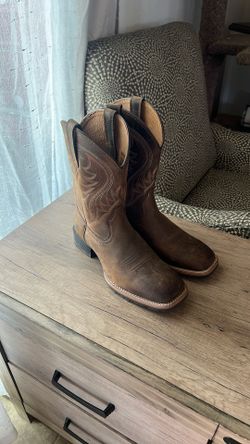Ariat Size 8 Boys Boots