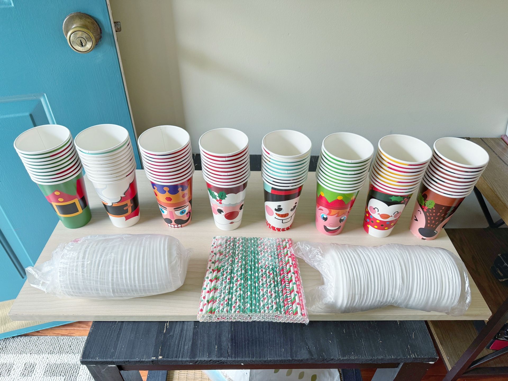 80 new 12zoUiifankĀ® brand paper cups with LIDS and straws