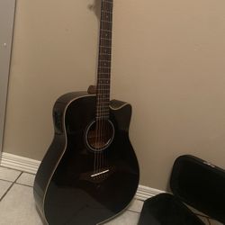 Guitar Yamaha 