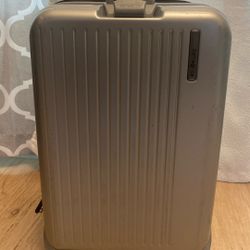 Samsonite Carry On Luggage 