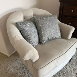 Accent Chair 