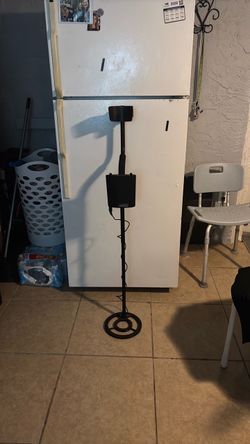 Black Metal Detector with Search Coil
