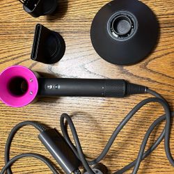 Dyson Hair Dryer With Attachments