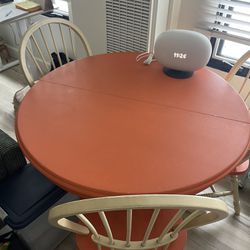 Round Dining Table & Chairs