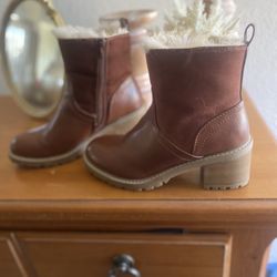 Woman’s Boots 