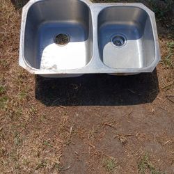 3 Back Slash For Kitchen. Bathroom./ protector contra salpicaduras    Sink Available 