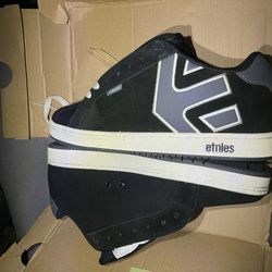 Etnies Skate Shoes 10.5 New