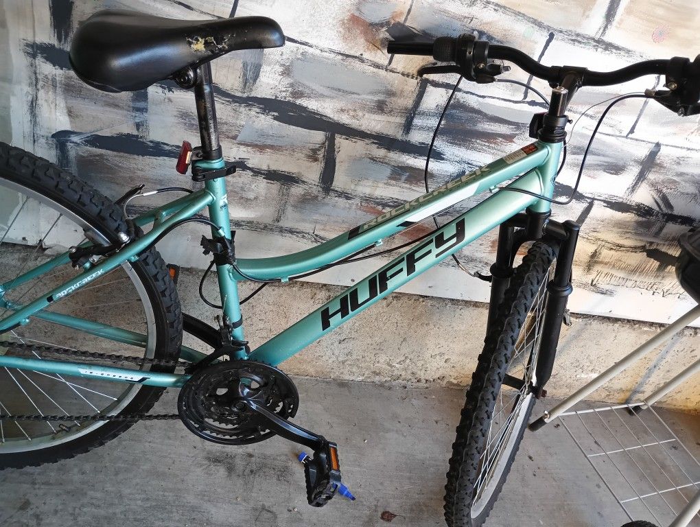 Nice. HUFFY GIRLS BIKE..