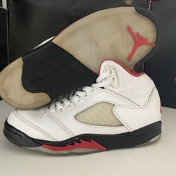 Air Jordan 5 Retro Fire Red Siver Tongue Size 2y.  *** pick Up Only***