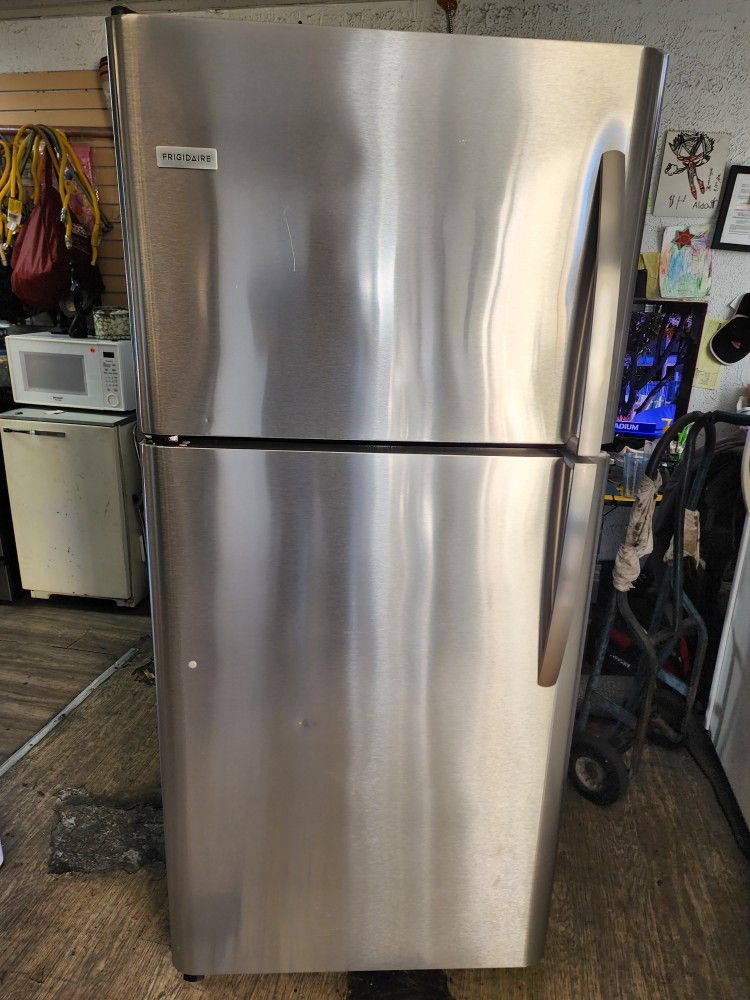 Frigidaire Refrigerator 68x30x31 