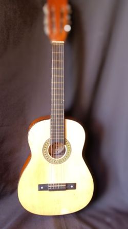 Guitar 1/2 size 30 inches