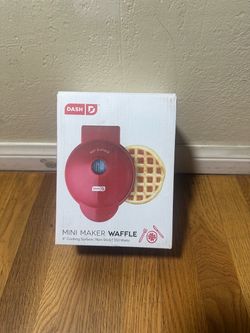 Dash Mini Maker Waffle Iron Red