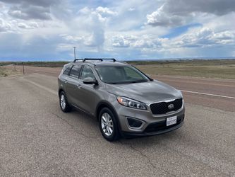 CALIFORNIA CAR 2016 KIA Sorento V6 AWD- Clean Title