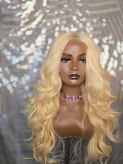 28" 7x5 HD Lace front synthetic hair blonde preimium new
