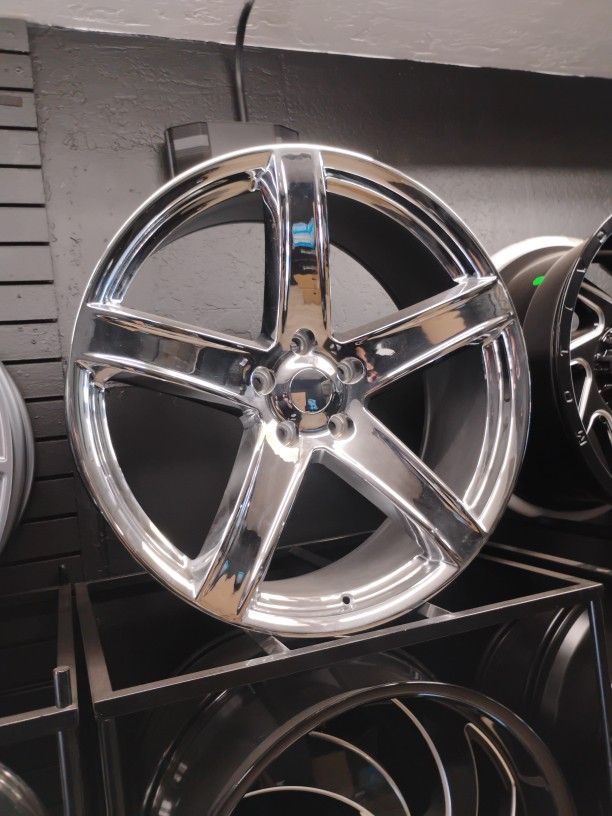 24x10 Chrome Rims 5 Lug 5x139 On New Tires 305 35 24 