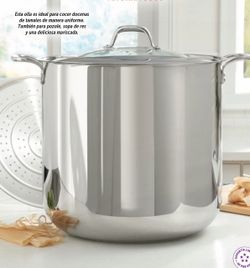 Olla Tamalera 60 QTs Large 60-quart stainless steel steamer pot includes a matching lid and internal steaming rack. This silver-colored cookware set i