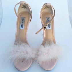 Steve Madden Pink Feather Heels ~ Pumps Size 7 • Women's Clothing & Accessories, Womens Shoes Heels & Pump, Props, Movie Prop, Hight Heels, Pink Heels