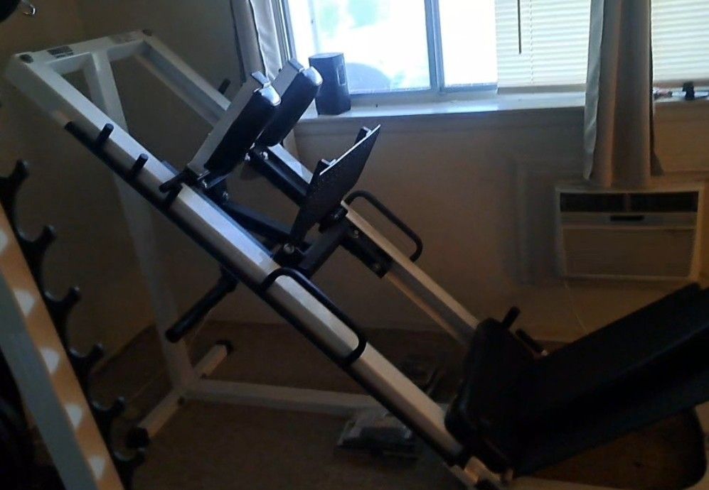 Leg Press/hack  Squat/ Calf Raise Machine