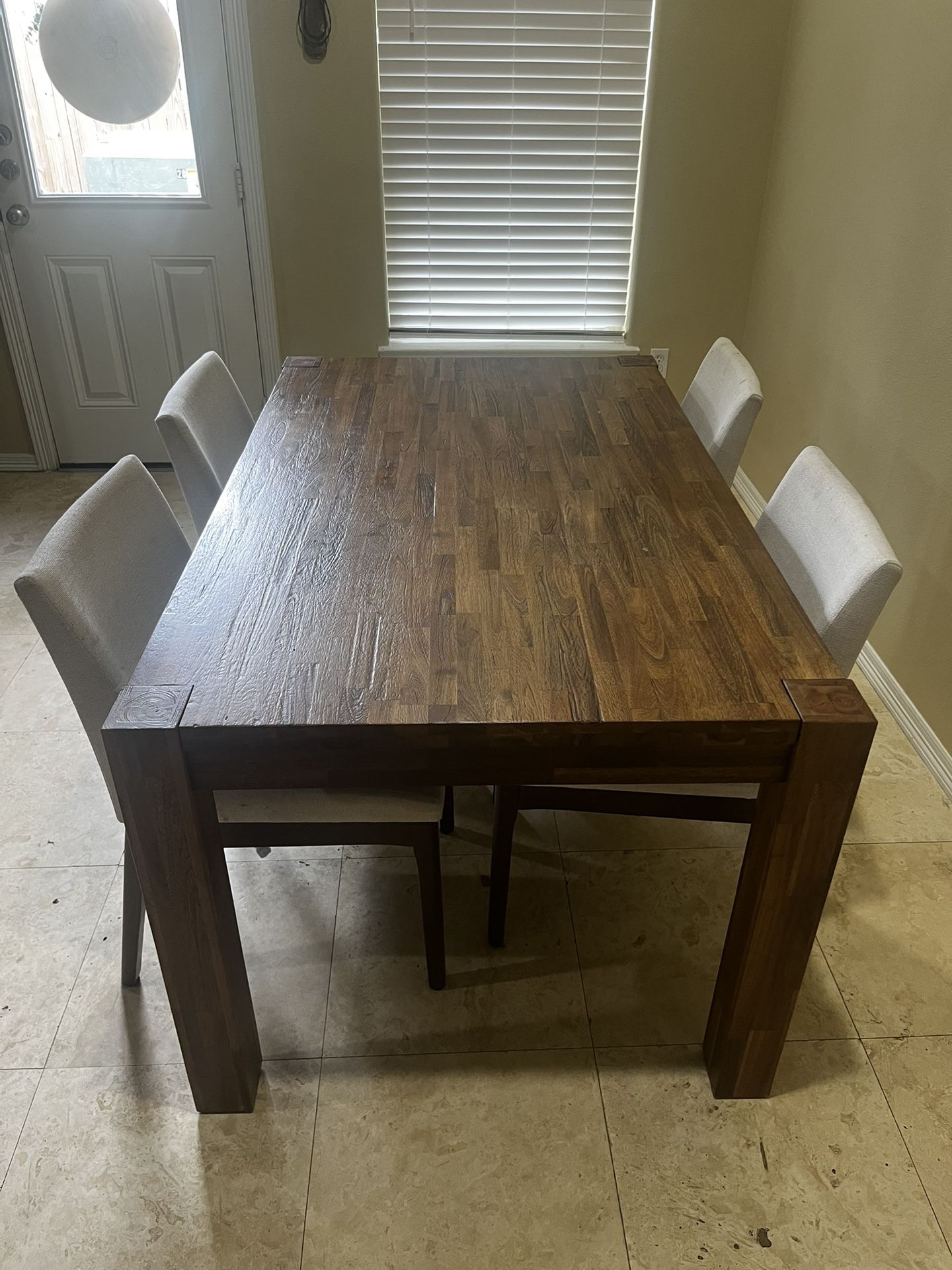 Kitchen Table With 4 Chairs 