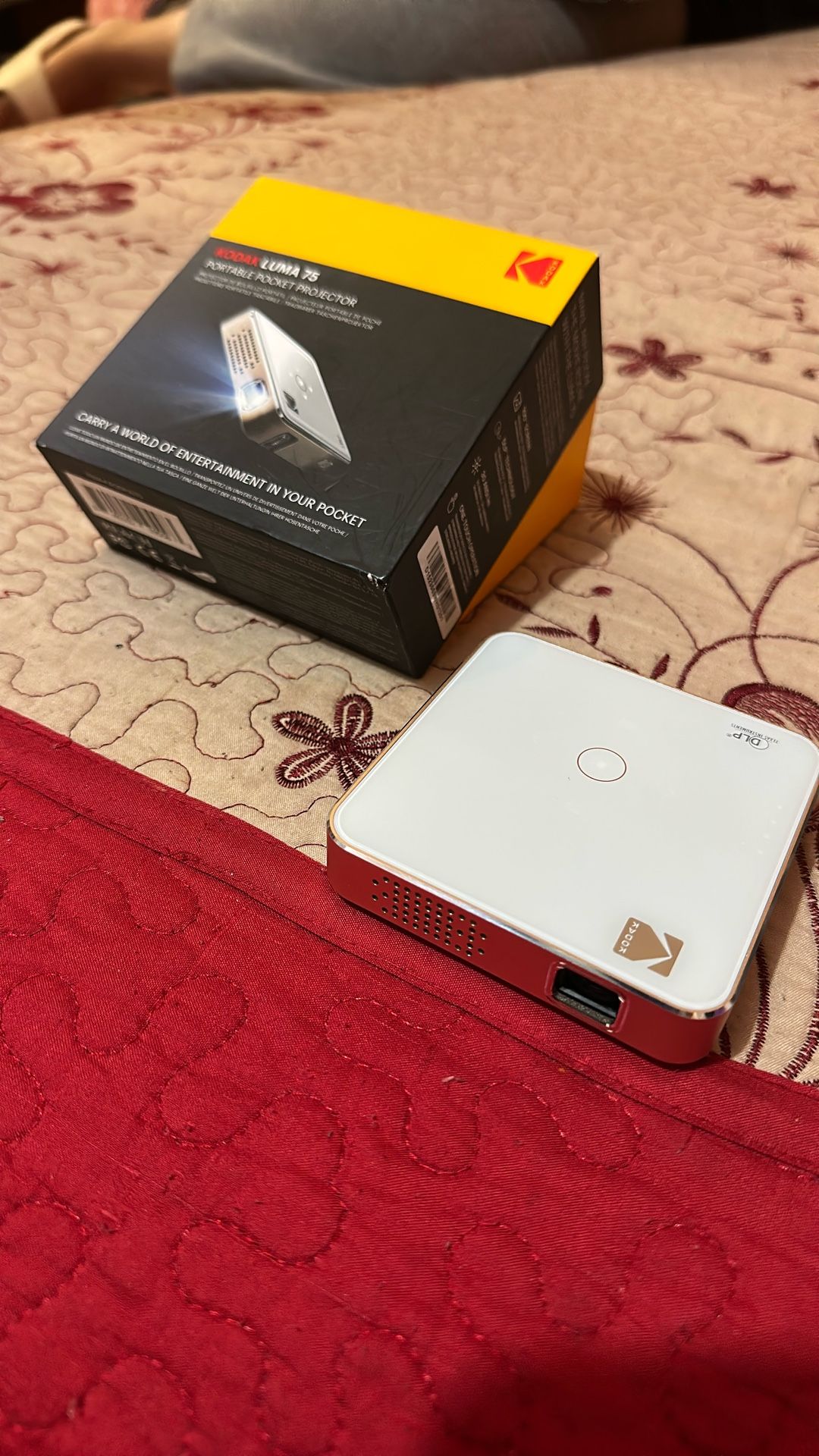 Kodak Luma 75 Portable Pocket Projector