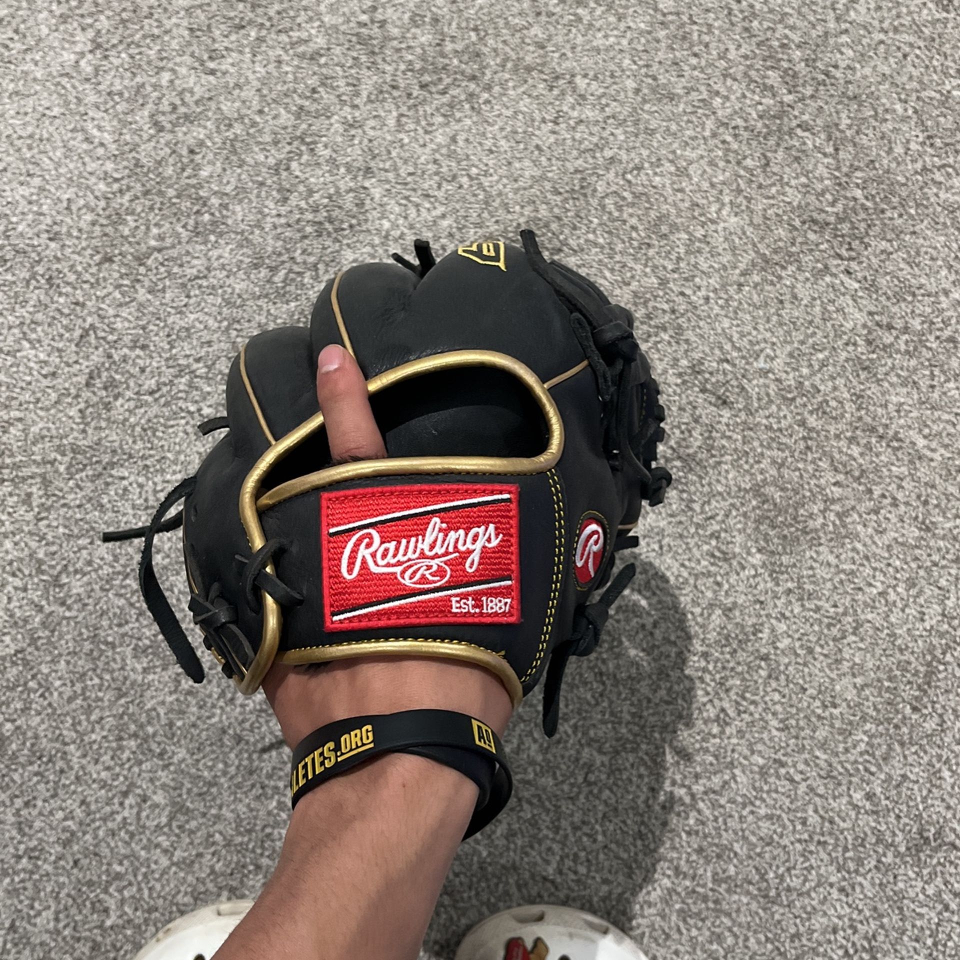 Rawlings Baseball Glove