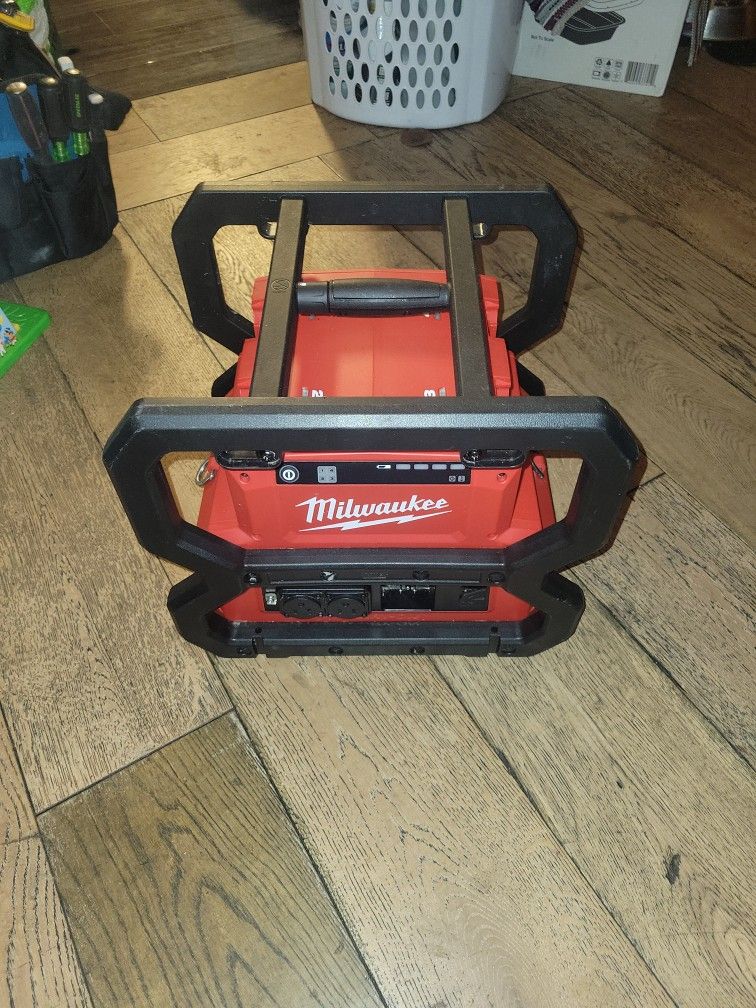 Centro De Carga  M18 Carryon 3600