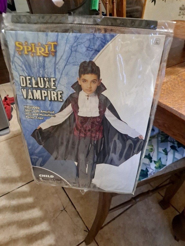 Deluxe vampire costume child