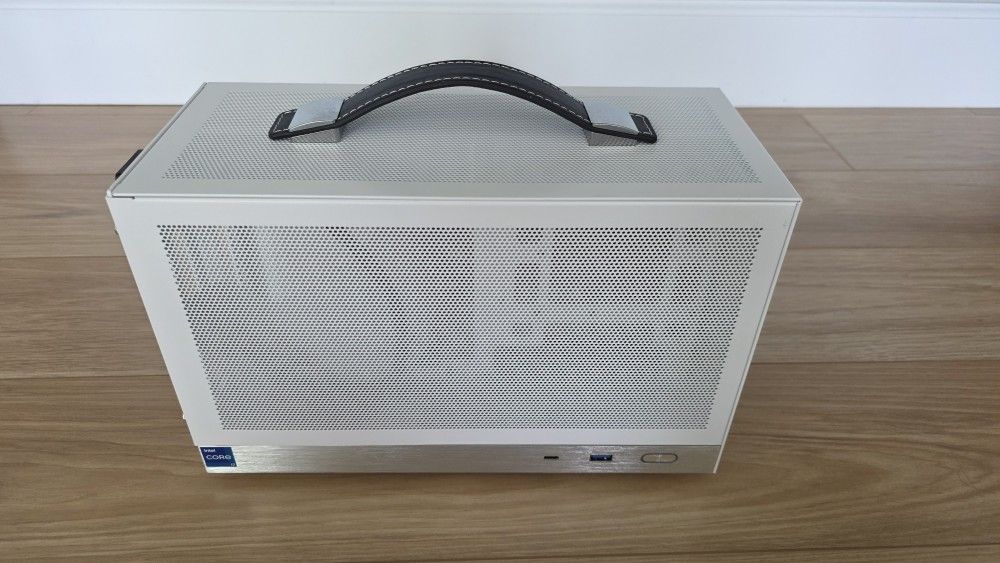 S300 Mini ITX Case, Riser Cable Included