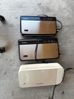 Vacuum sealer