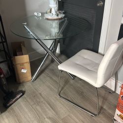 Table W/FREE Chairs