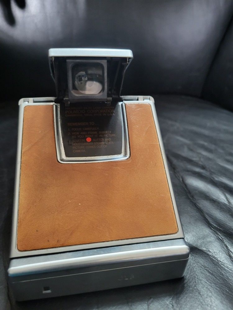 Vintage POLAROID SX-70 LAND CAMERA