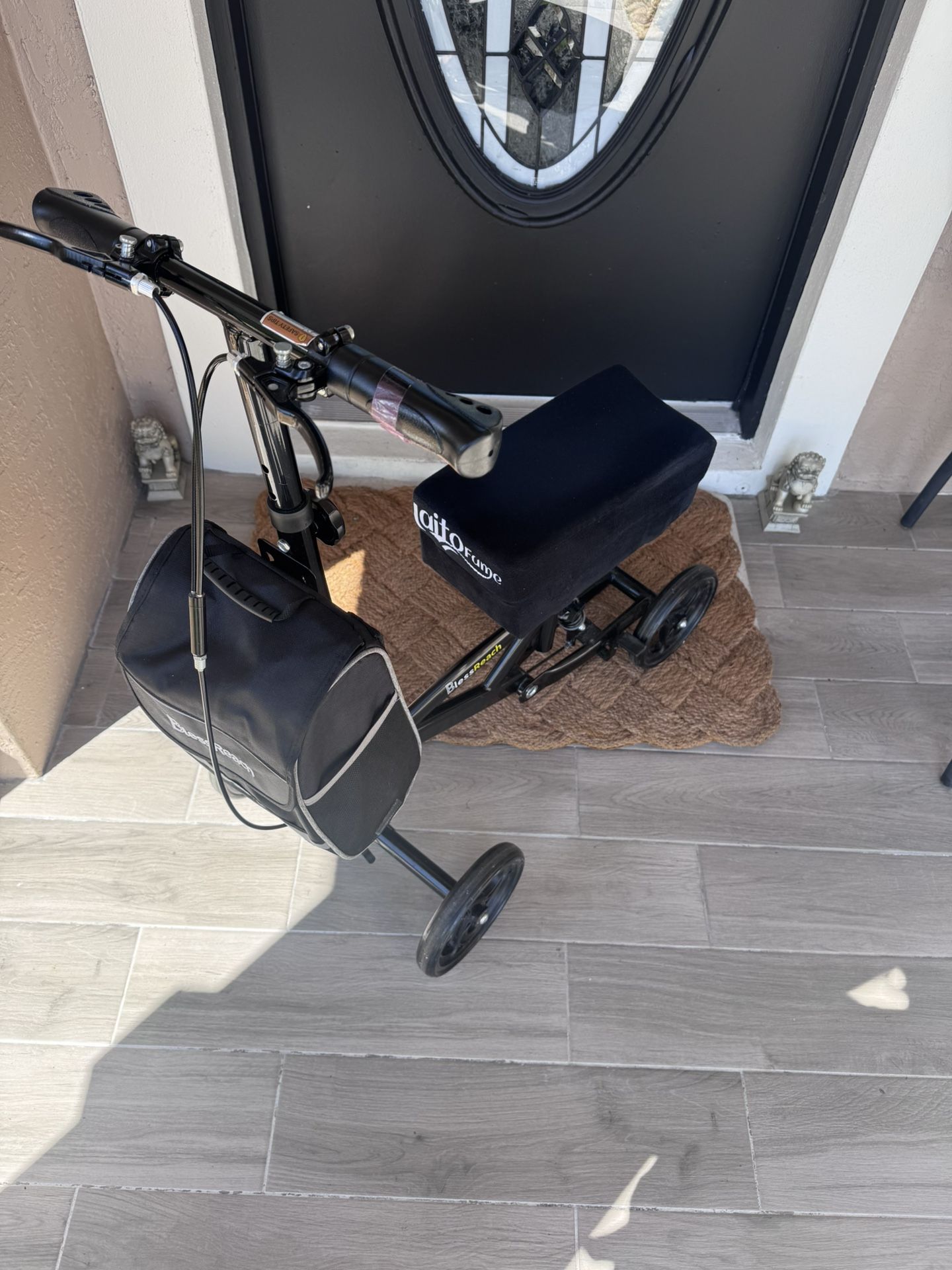 knee scooter Use Great Condition The Chair New