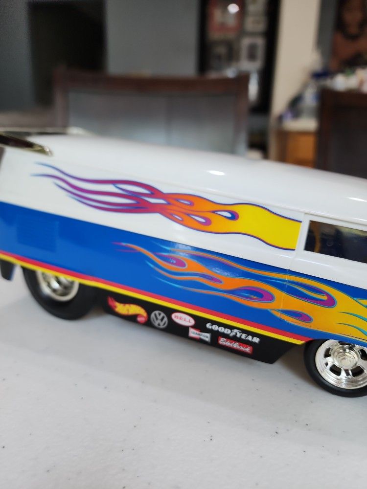 Hot Wheels 1999 Customized VW Drag BUS 1:18 Scale TA-13 for