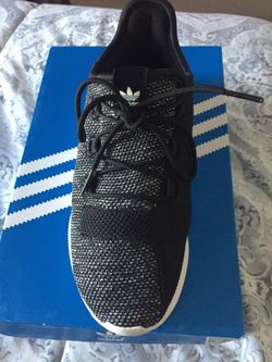 Preschool adidas tubular size 3Y