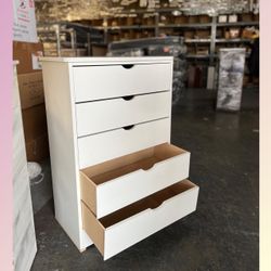 5 drawers dresser/ Five drawers dresser
