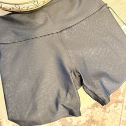 Alo Leopard  5” Biker shorts