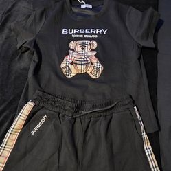 Trajesito burb$rry de mujer