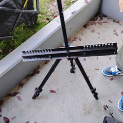 Easel 