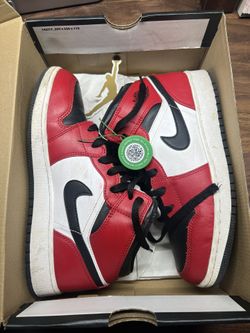 Air Jordan 1 Mid Chicago Toe 