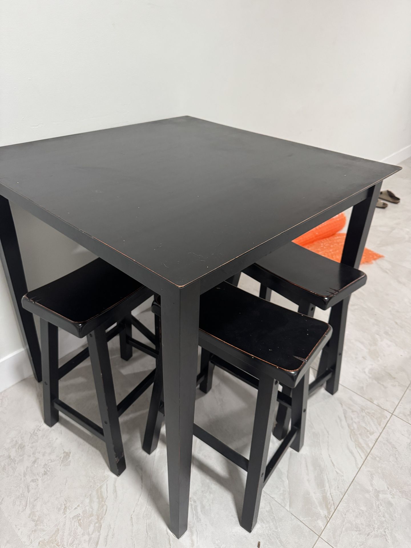 High top Dining Table With 4 Bar Stools
