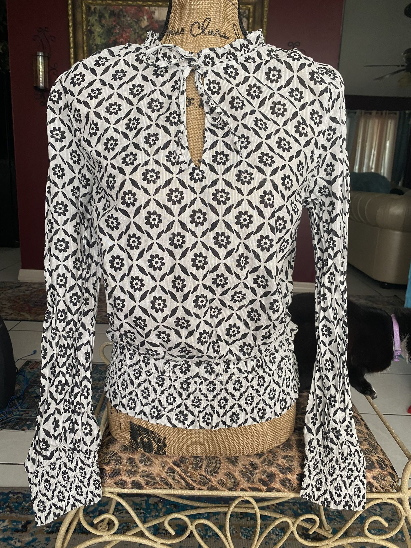 Fantastic Shirt Size M. ❤️❤️